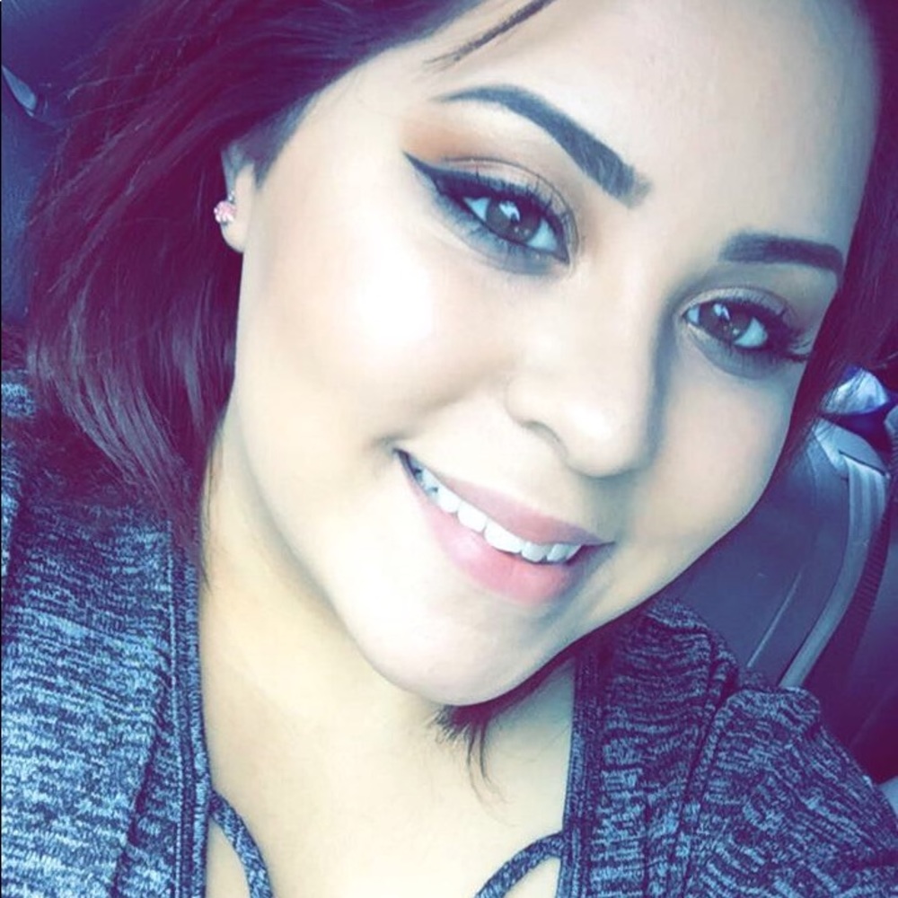 Meet your Posher, Jasmine